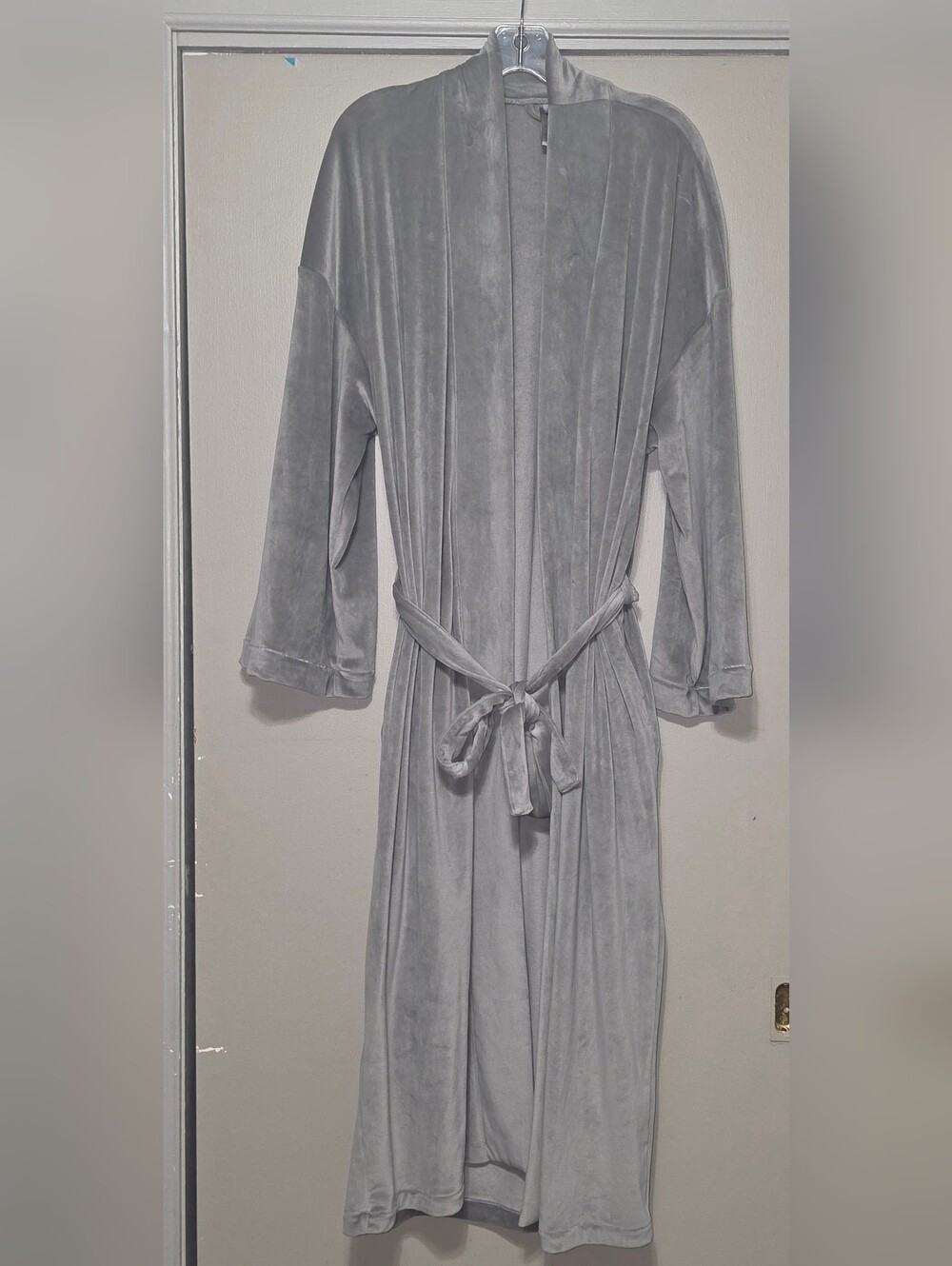 SKIMS Light Gray Velvet Wrap Robe with Waist Tie